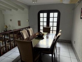 SE VENDE CASA EN 2DA ETAPA DE JARDINES DEL VALLE SPS